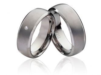 
	Ringmaterial:

	Titan

	&nbsp;...