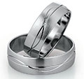 Ringmaterial:
    Weißgold 333...