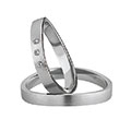 Ringmaterial:
    Weißgold 333...